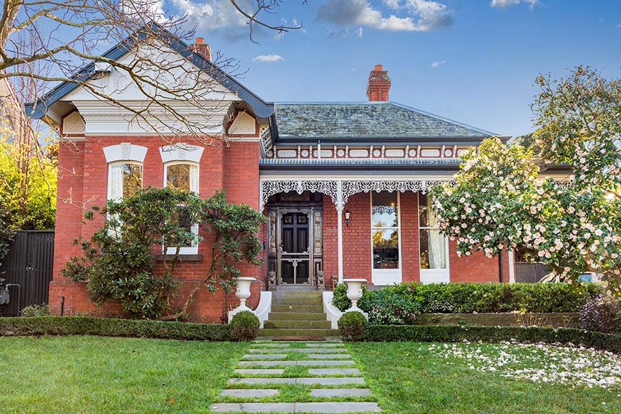 Elegant Victorian Heritage Residence in Leafy Melbourne - Complete Home Feature